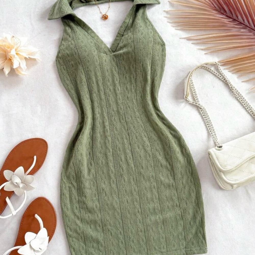 Green Bodycon Midi Dress with Notched halter Collar